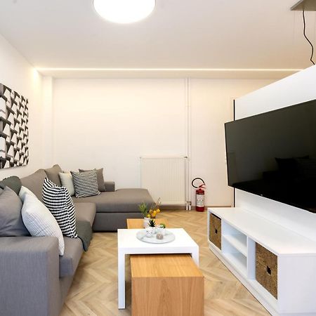 Pagrati'S Best Apartment 雅典 外观 照片